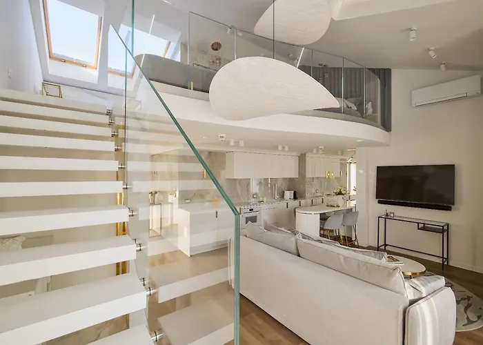 Апартаменти Monte Cassino Glamour By Downtown